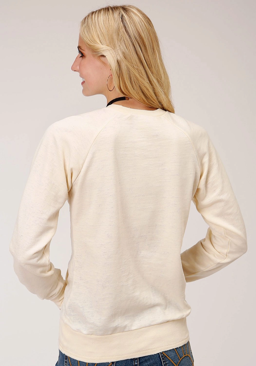 Roper Womens Cream Cotton Blend Peace Sign Wreath Sweatshirt Winter Perfection