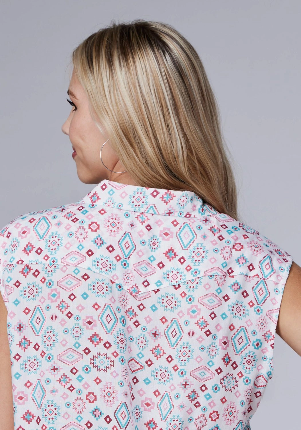 Comfort Fit Roper Womens Scattered Aztec Multi-Color 100% Rayon S/L Blouse