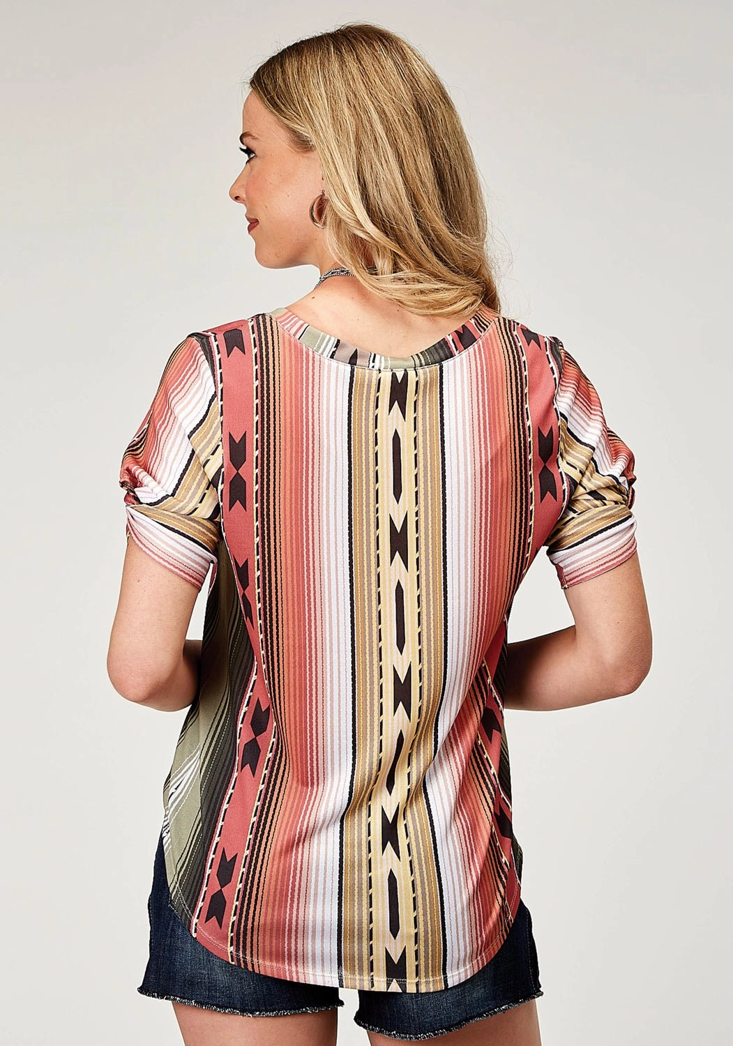 Seasonal Trend bohemian flair Roper Womens Twisted Sublimation Multi-Color Poly/Spandex S/S Blouse
