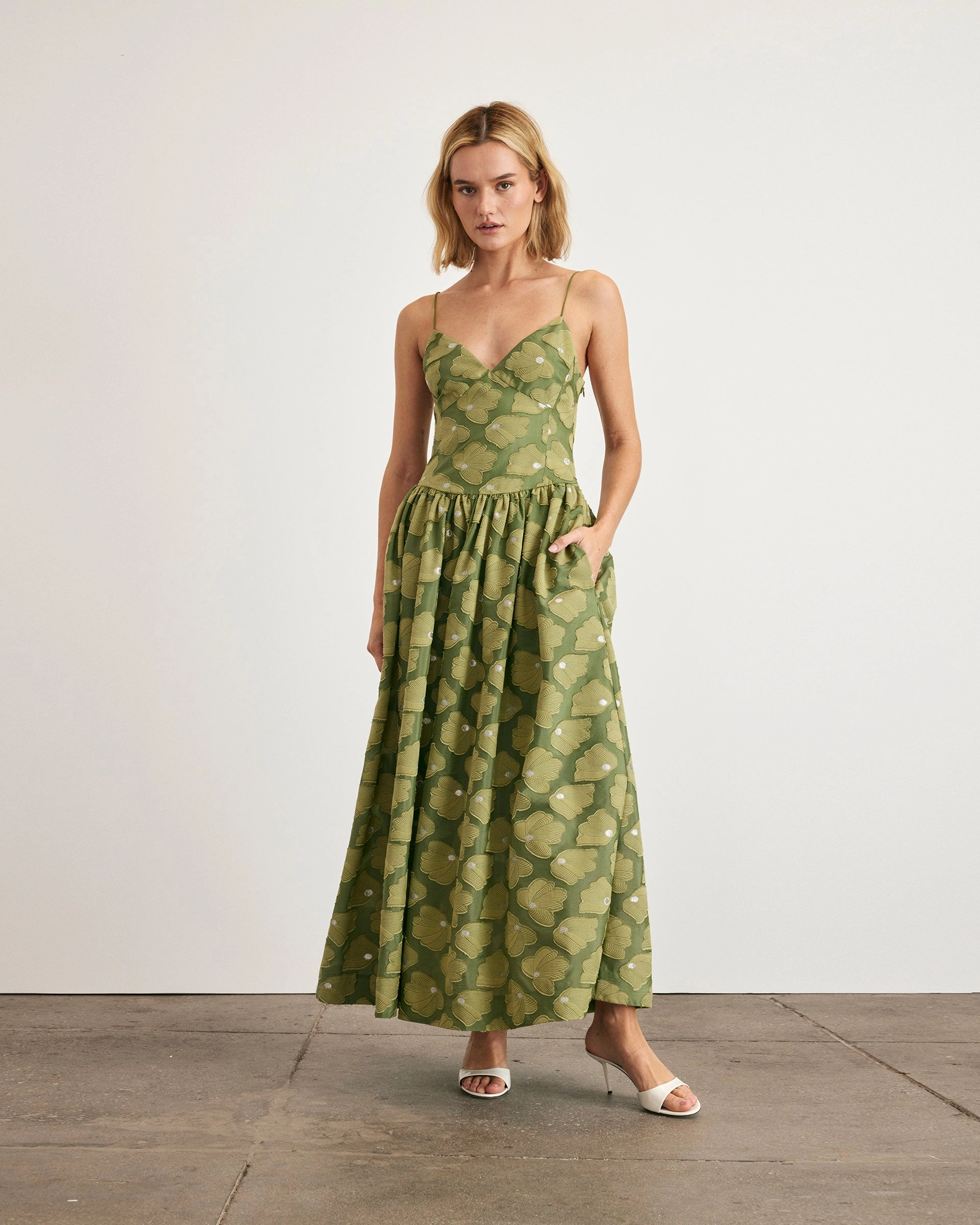 Serena Dress Edge Shape Romantic Mood