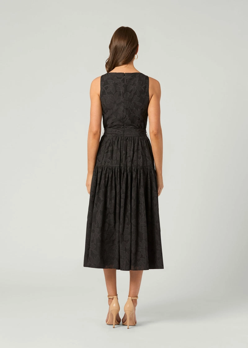Studio Style Flattering Fit Wear Noma Dress in Jet