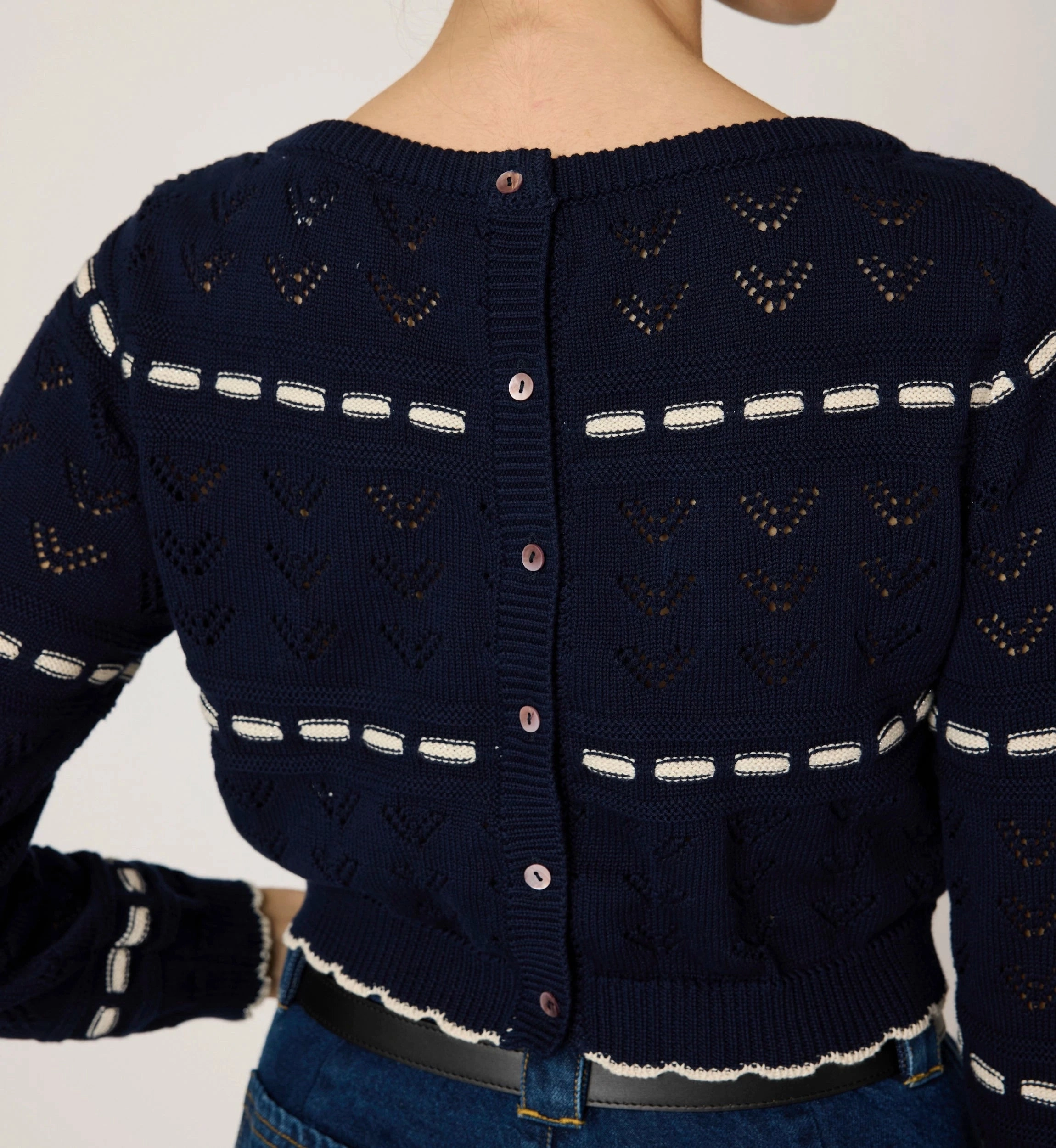 Soft and Elegant Hypoallergenic Fiber Estrella Sweater | Dark Blue/Ivory