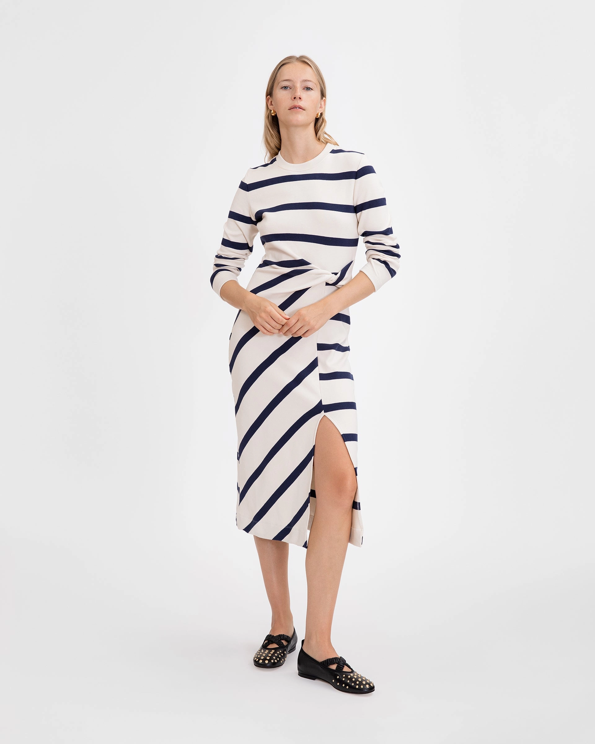 Cody Dress Elegant knee-length dress Mood Flex