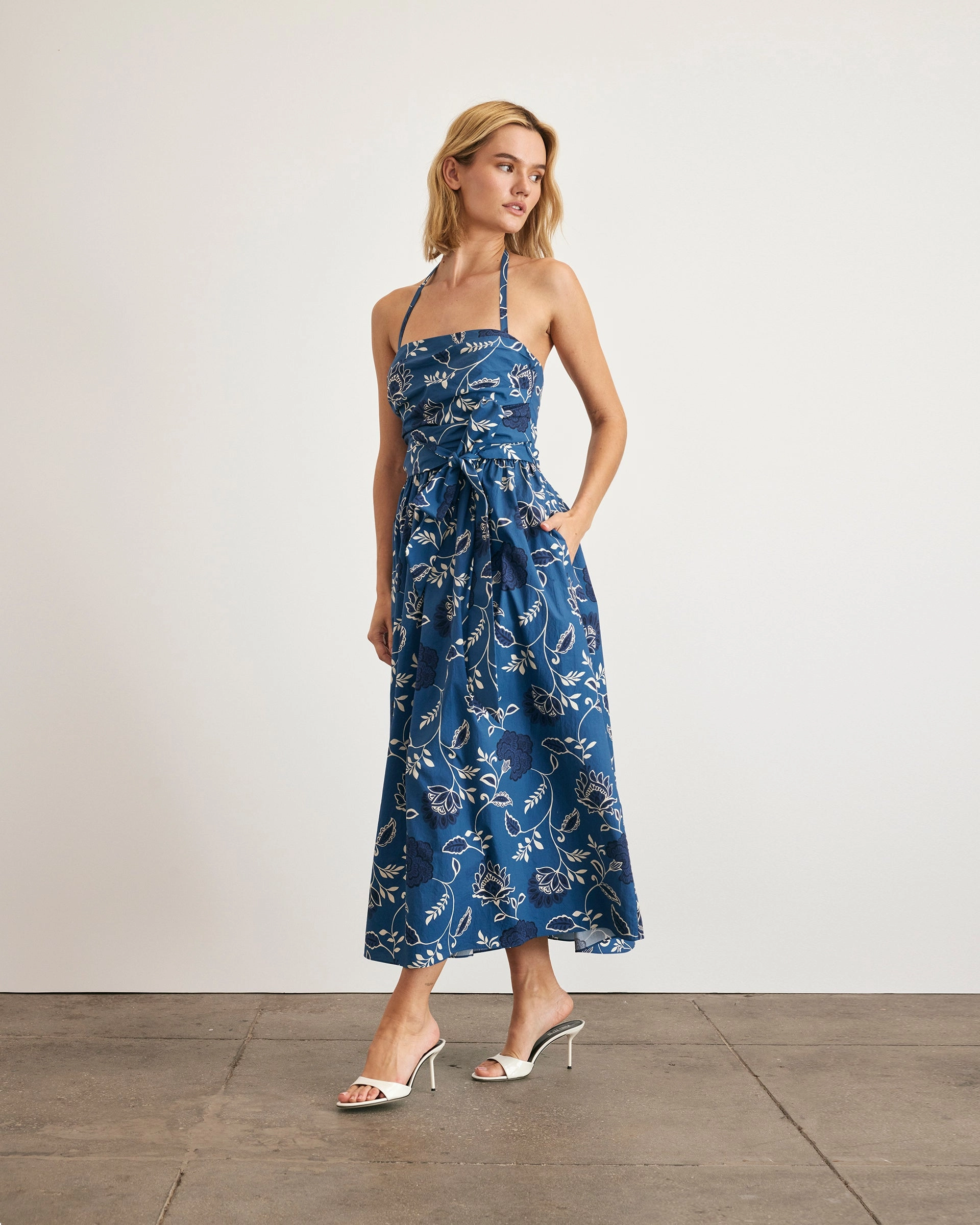 Cassandra Dress Minimal Details Classic Layer