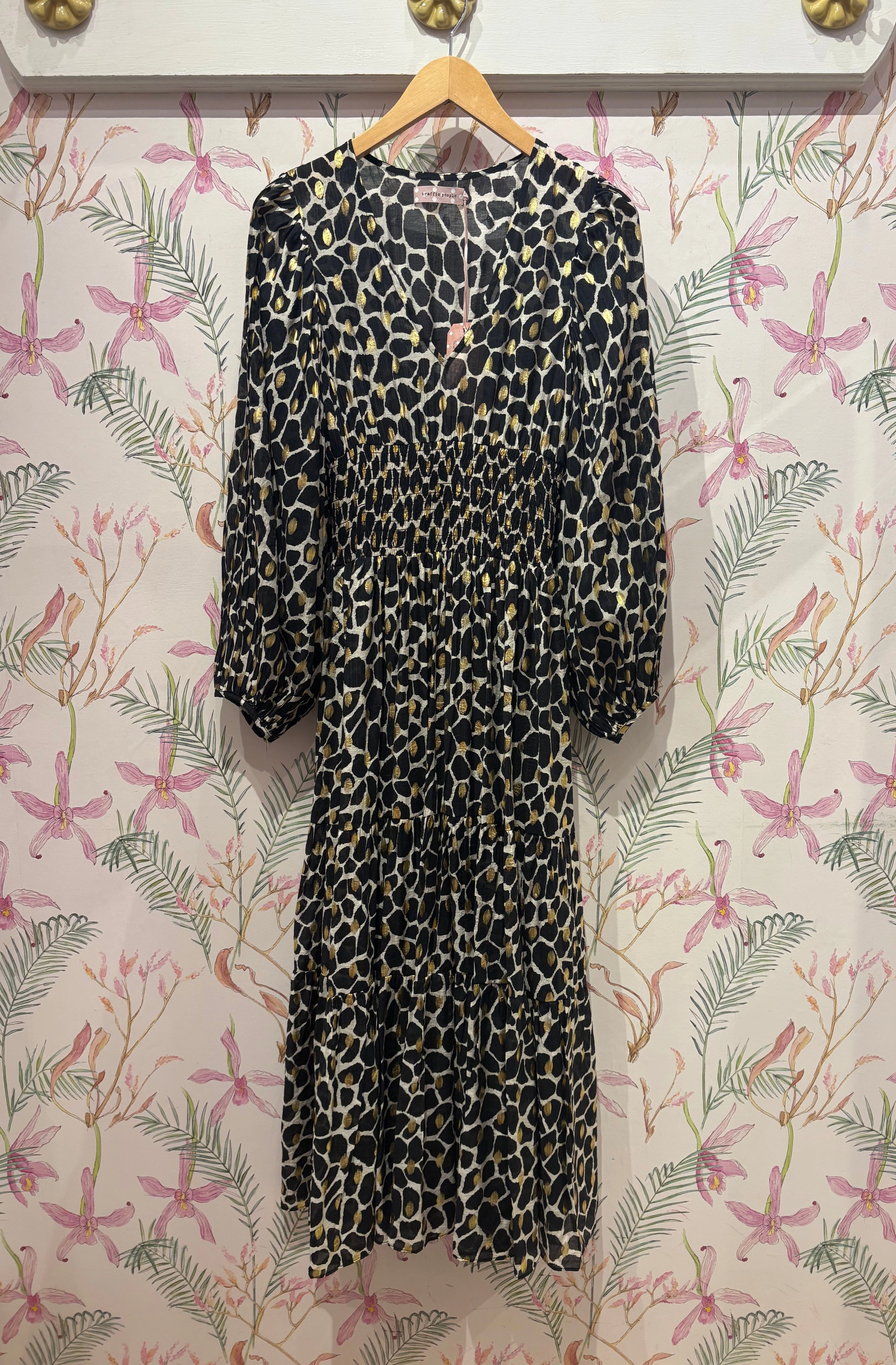 Sustainable-Lining Chic Motion Stepping Stones Whispers Dress in Black