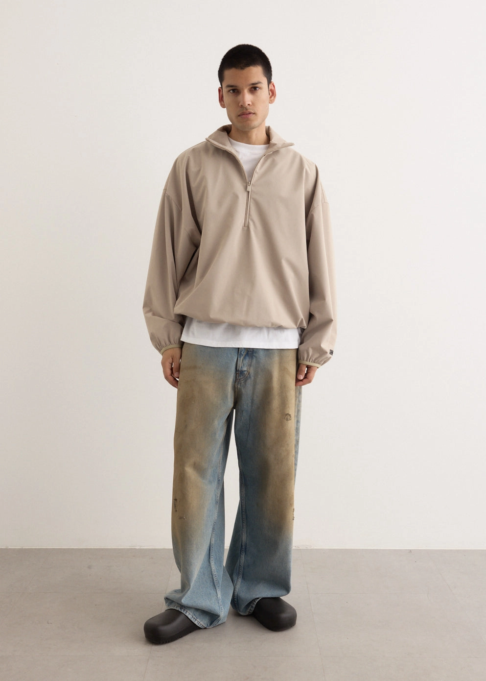 Sporty Nylon Half Zip Sleek Outer