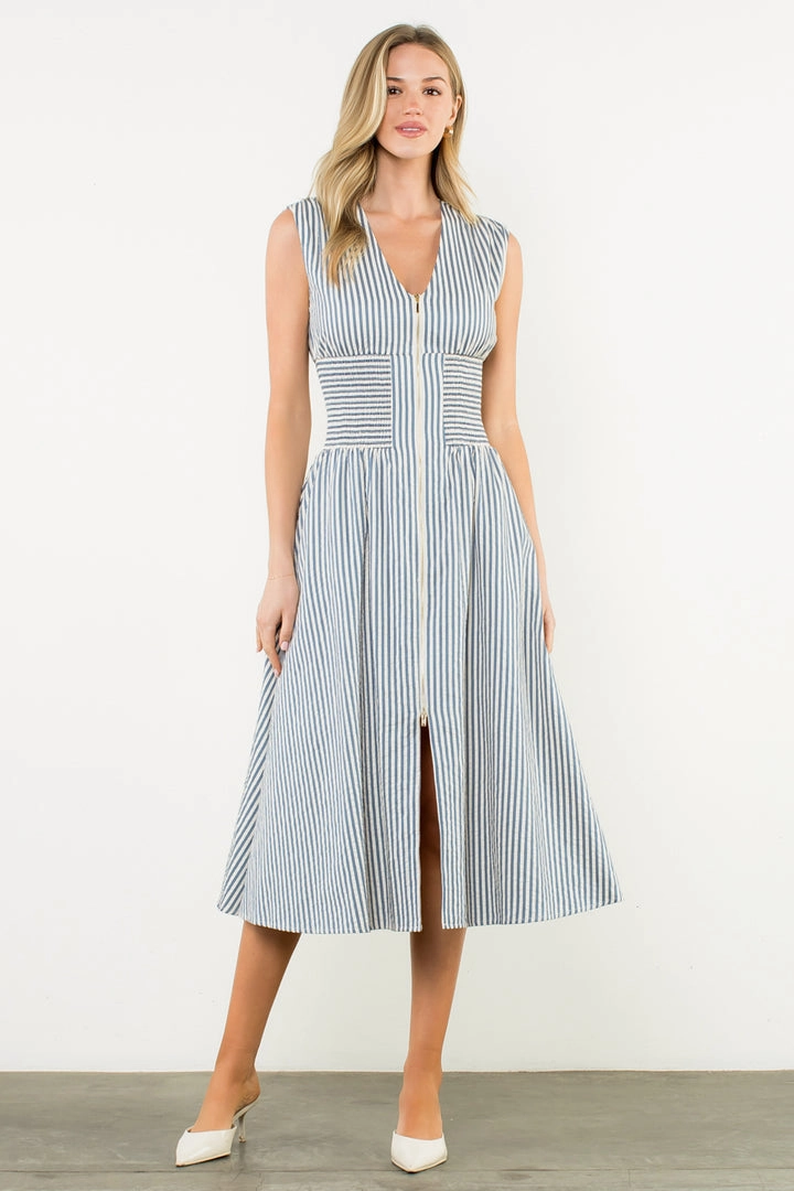 STRIPE ZIP FRONT DRESS Sleek Appearance Flexible Cut