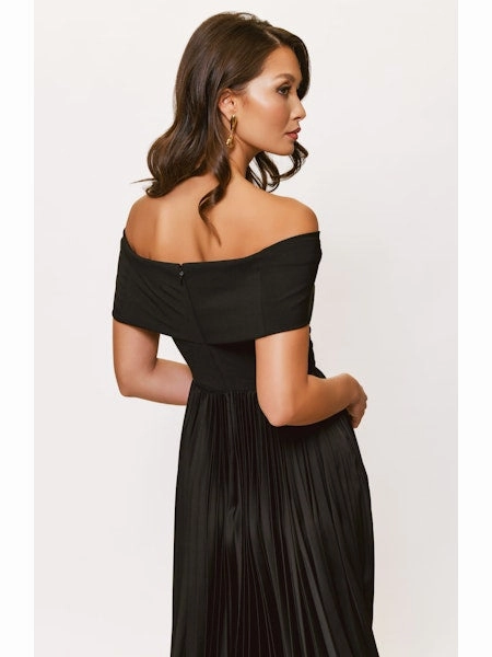 Event Mood Stockton Off the Shoulder Pleated Midi Dress in Black