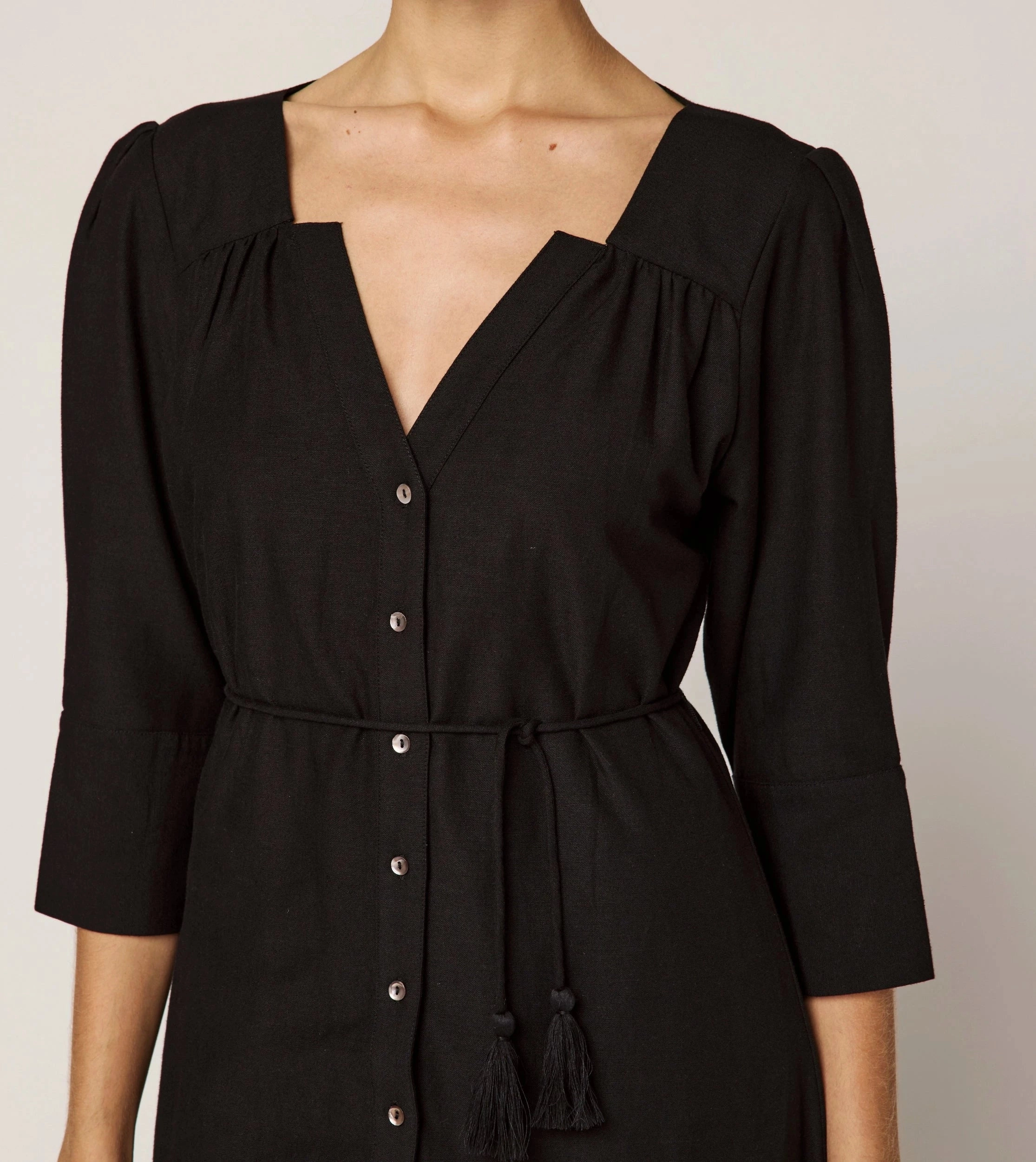 Flattering Look Paria Midi Dress | Black