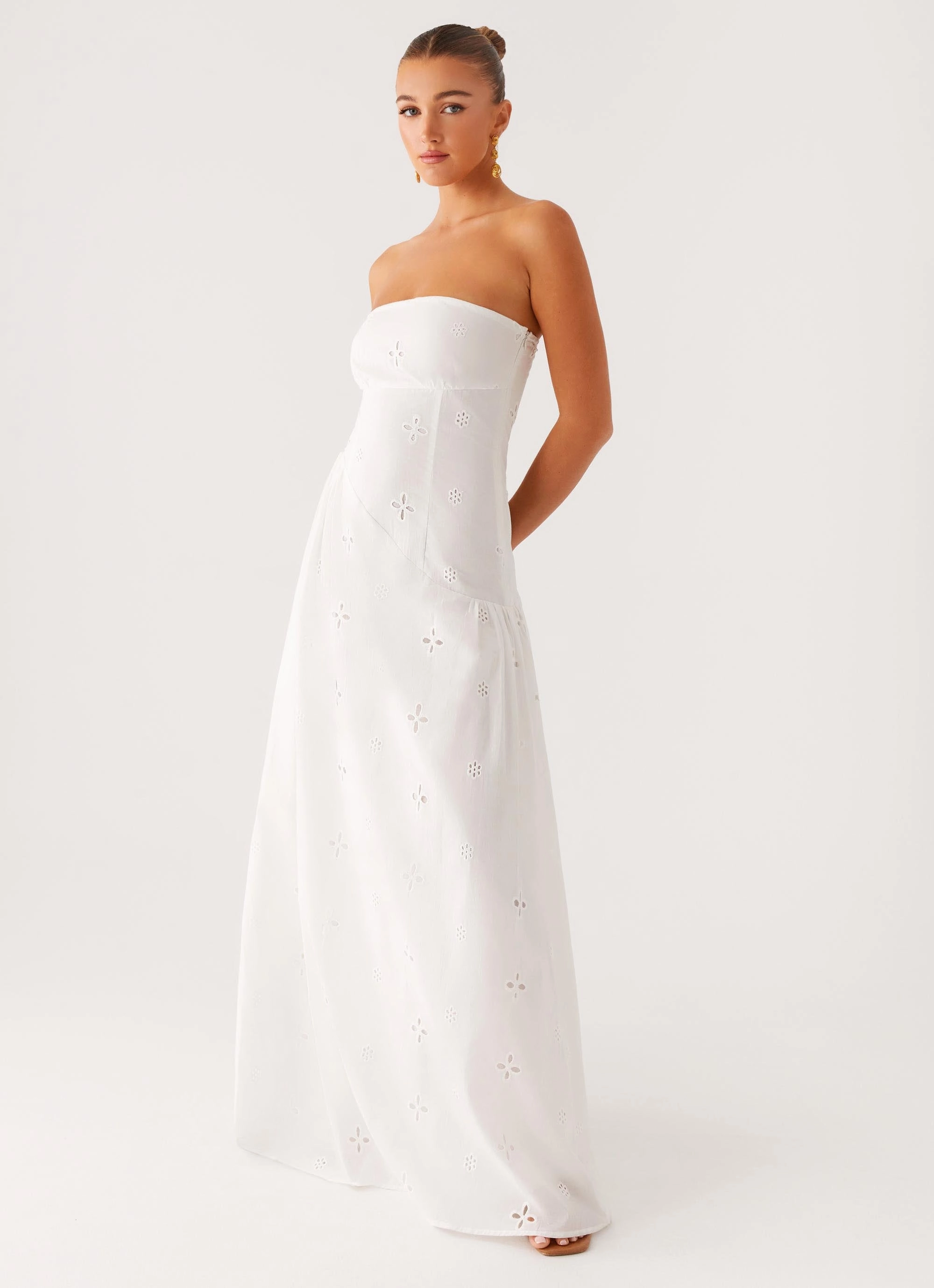 Sunkissed Maxi Dress - Ivory Sleek Look