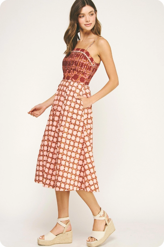Sleek Vibe Fitted Shape Sydney Smocked Chain Print Midi Dress
