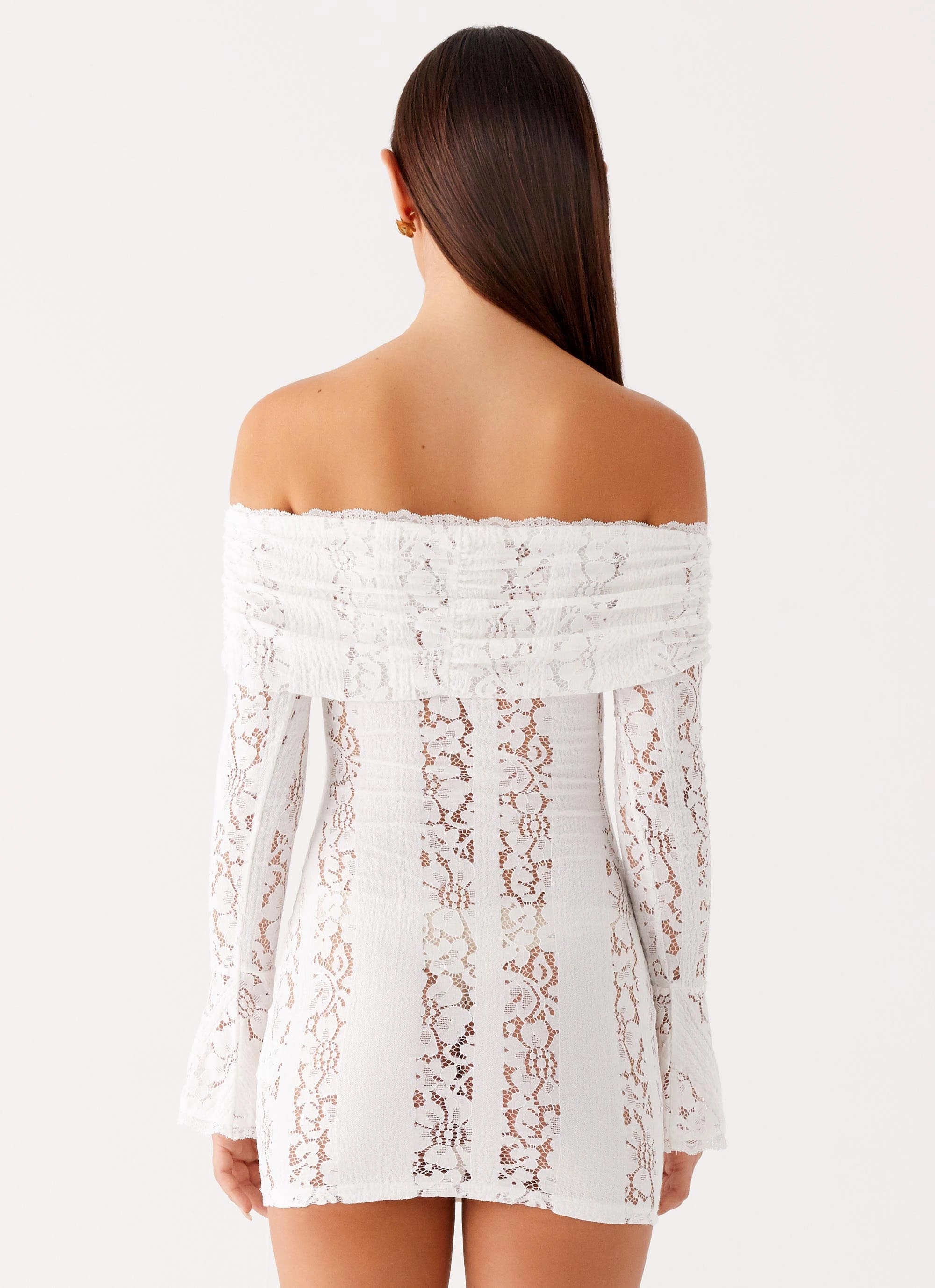 Syvanna Lace Mini Dress - White Slender Look Modern Layers