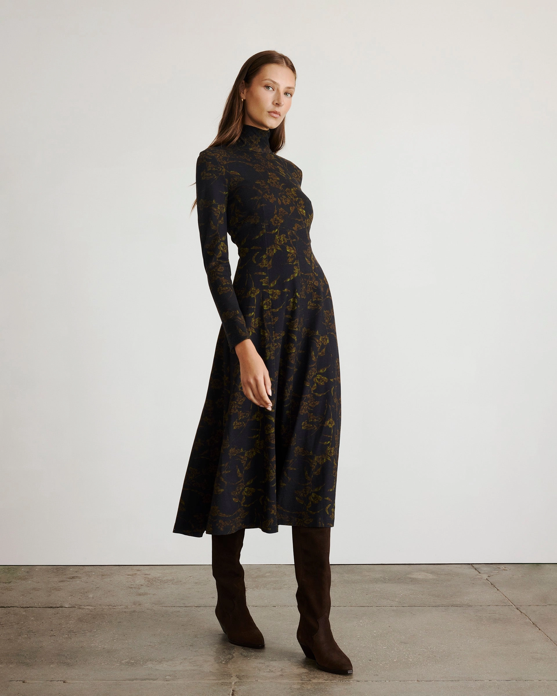 Thea Dress Relaxed Fit Contemporary Style