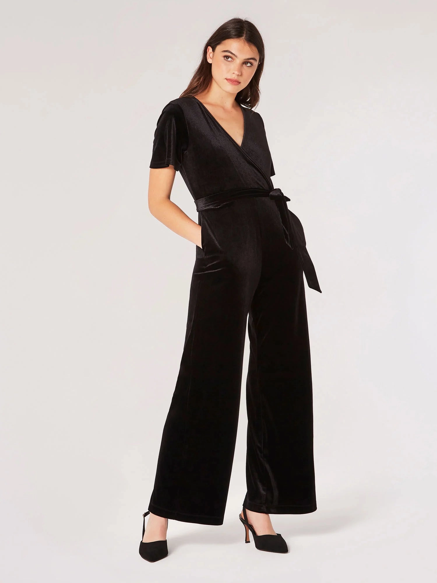 AntiPillTreatment Flutter Sleeve Velvet Jumpsuit in Black