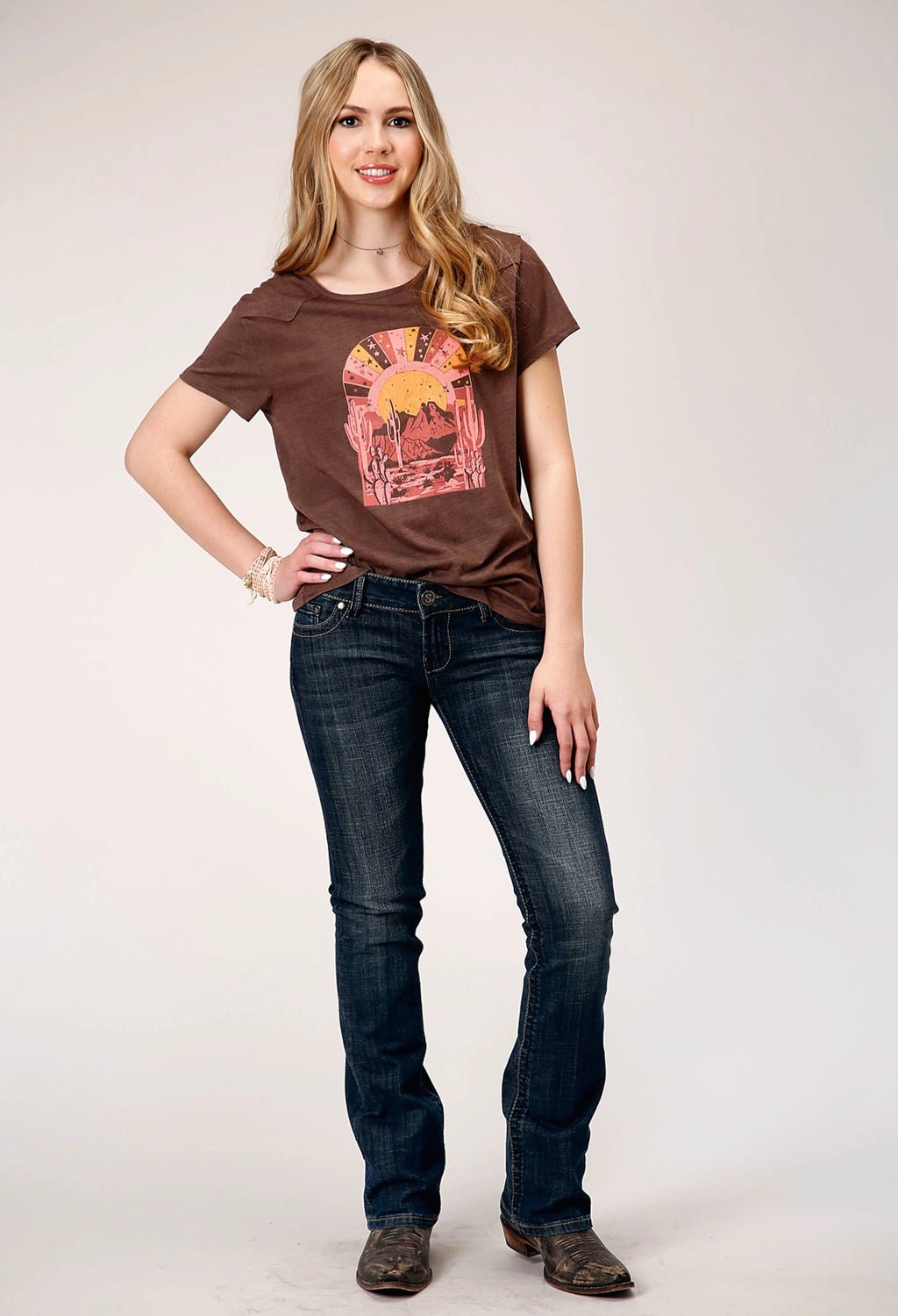 Tagless Labeling Double Stitched Hems Roper Womens Desert Scene Brown Poly/Rayon S/S T-Shirt