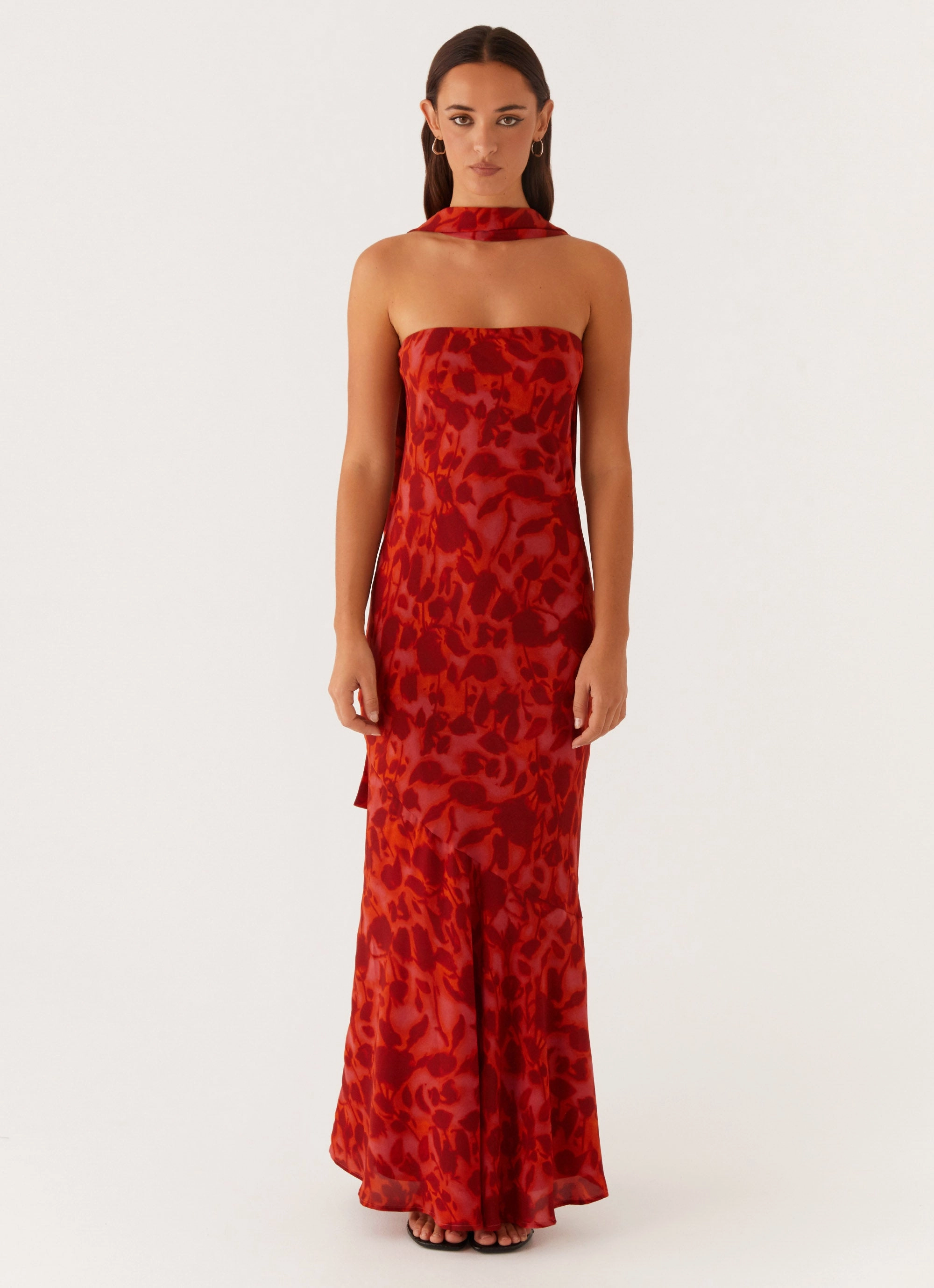 Refined Line Under The Pagoda Maxi Dress - Deep Red Floral