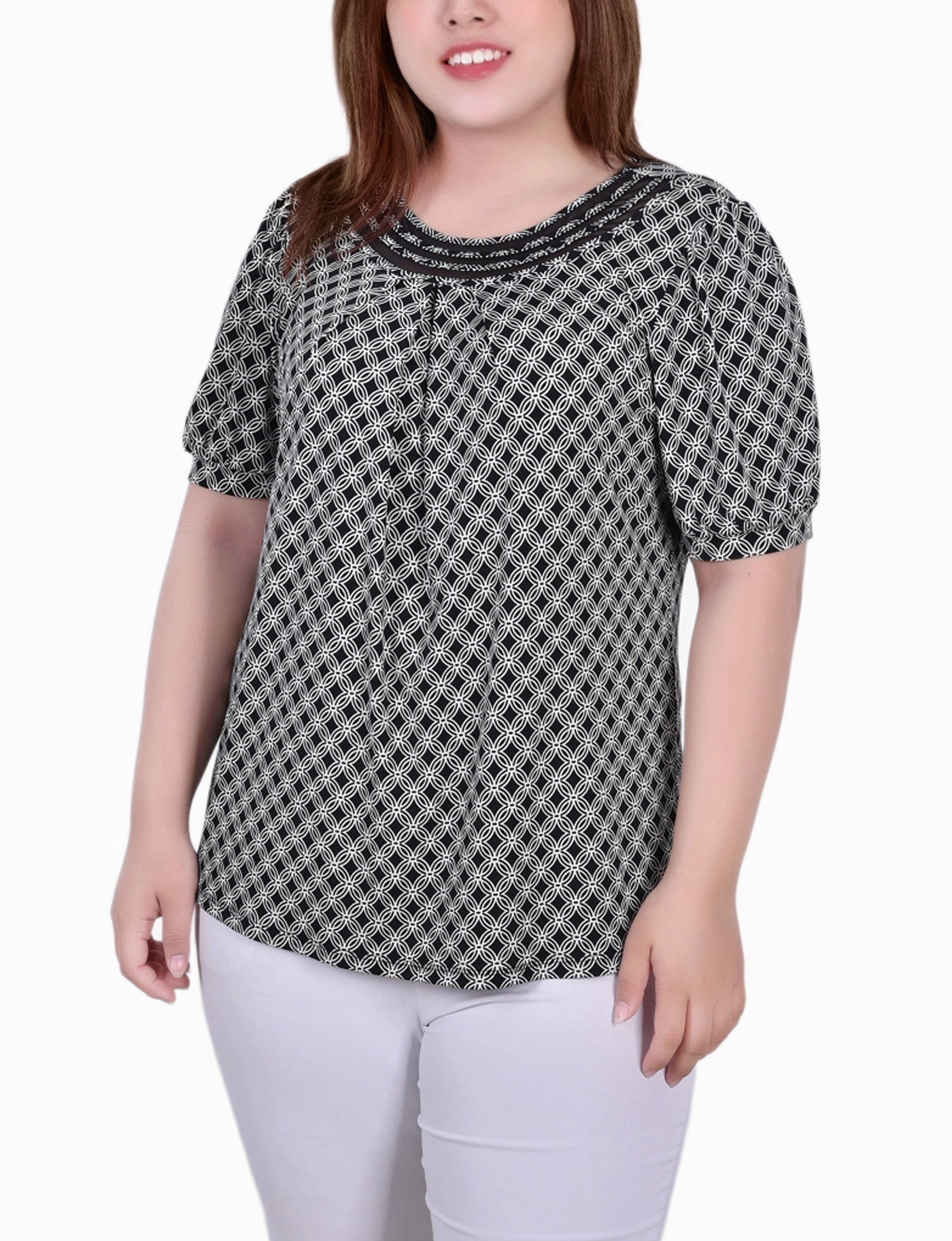 Plus Size Short Puff Sleeve Sheer Inset Top Travel Outfit