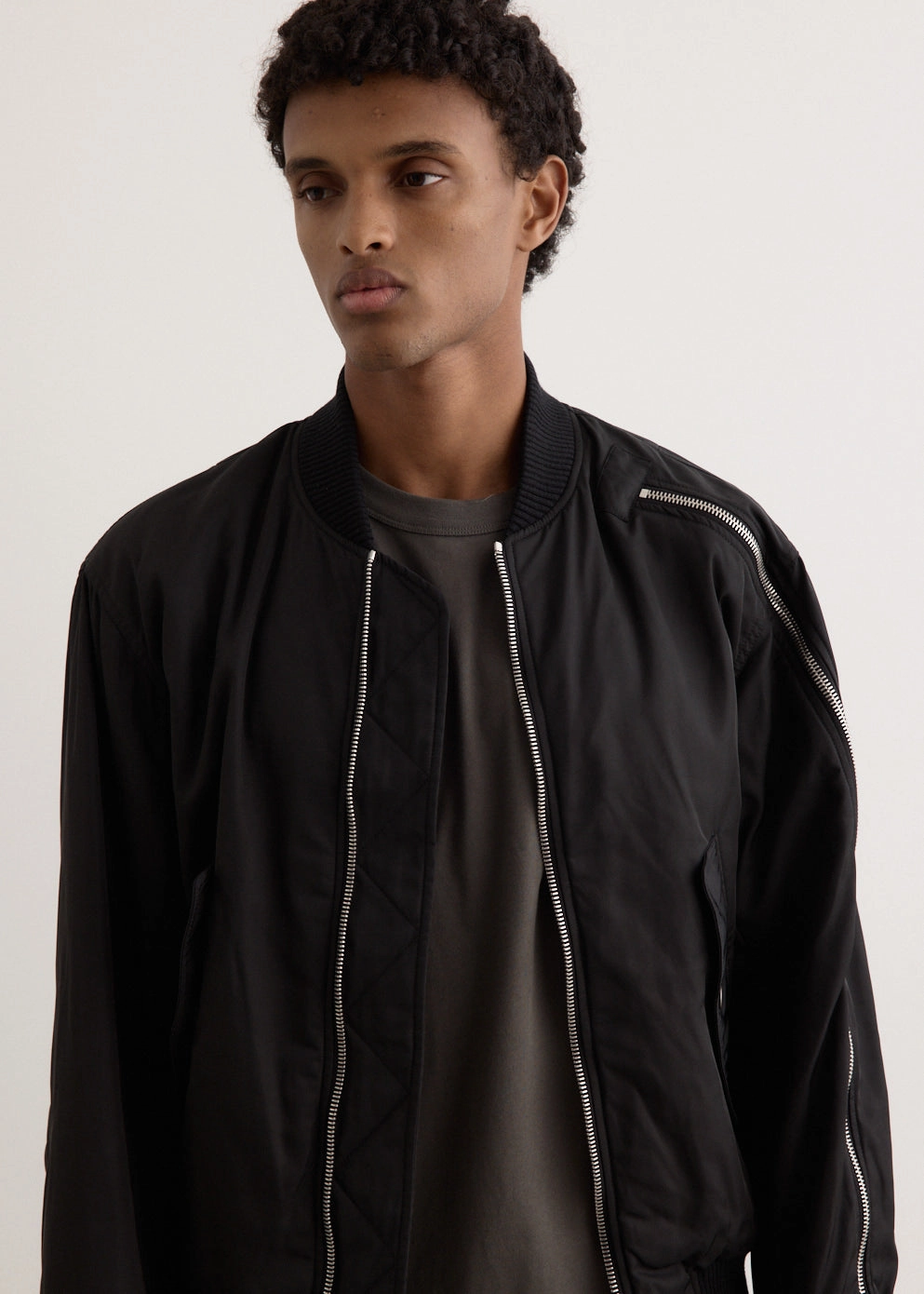 Reflective accents LowProfile Design Vilmory Jacket