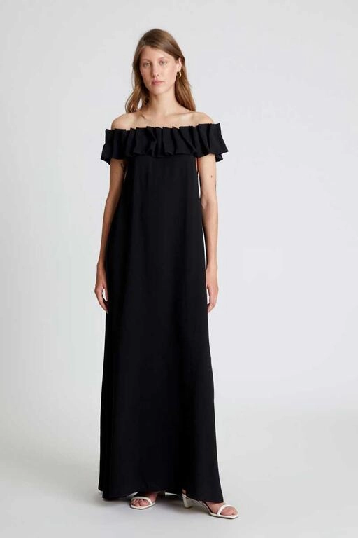 Ruffle Off Shoulder Maxi Dress in Black Street-Style