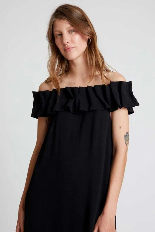 Ruffle Off Shoulder Maxi Dress in Black AntiPillTreatment