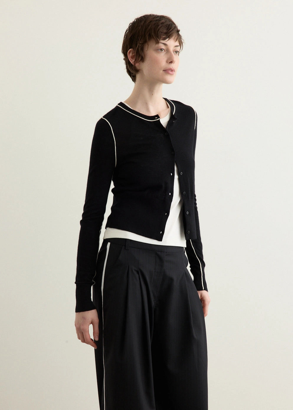 Wool Fine Line Cardigan Crew Neckline Circular Knit Pattern