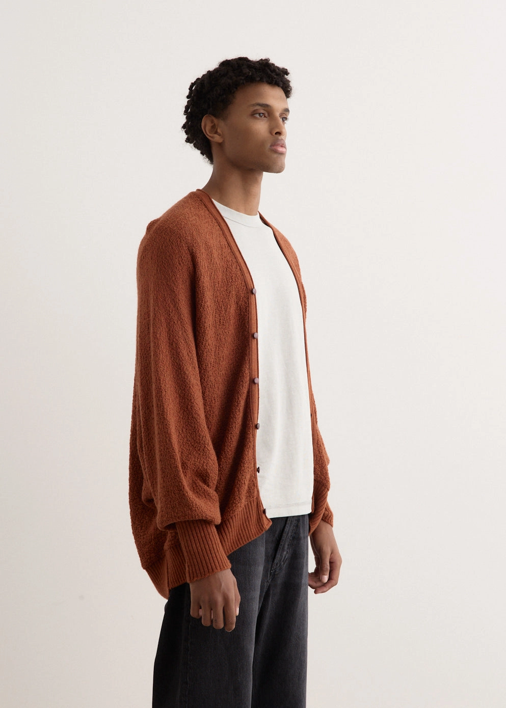V-Neck Cardigan Relaxed Cut Temperature control